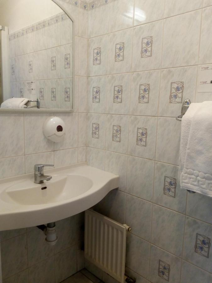Hotel De La Gare Clisson Ngoại thất bức ảnh